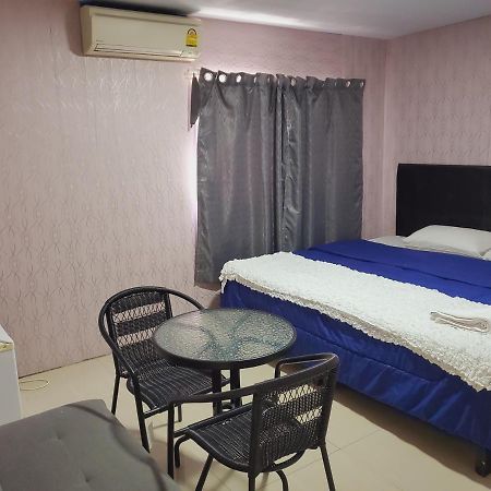 Uno Inn Bangkok Bagian luar foto
