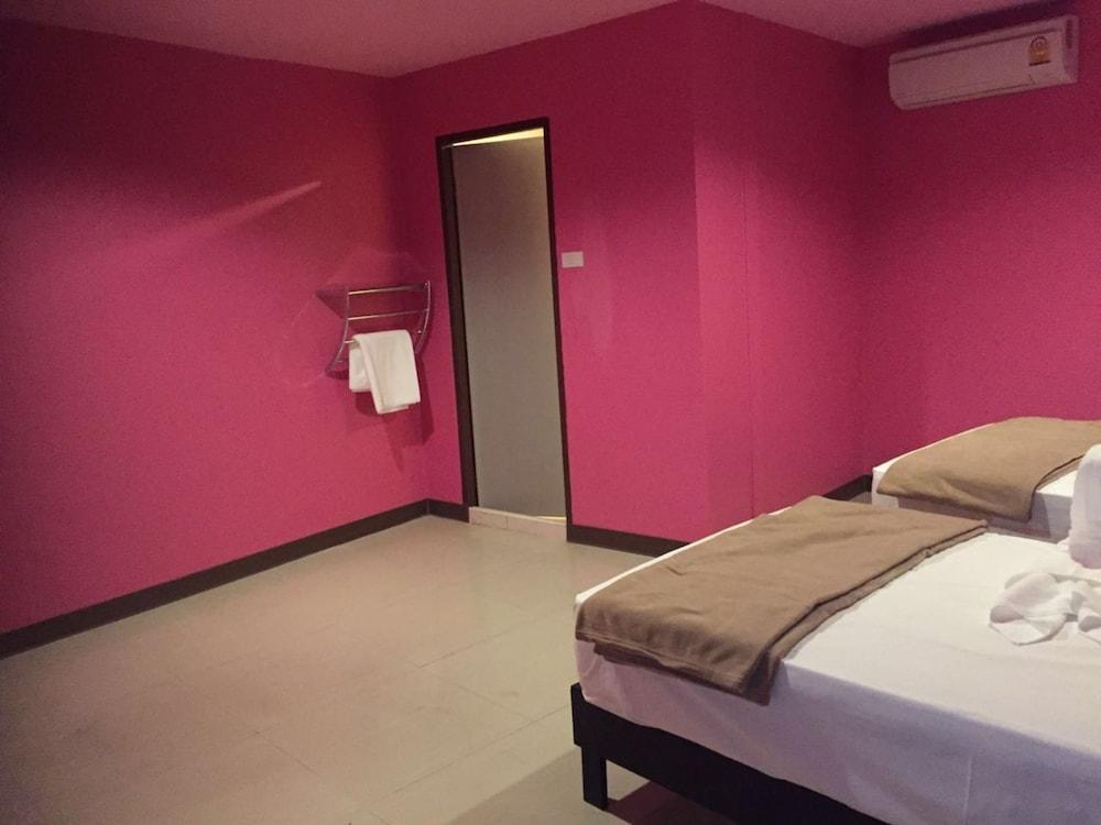 Uno Inn Bangkok Bagian luar foto