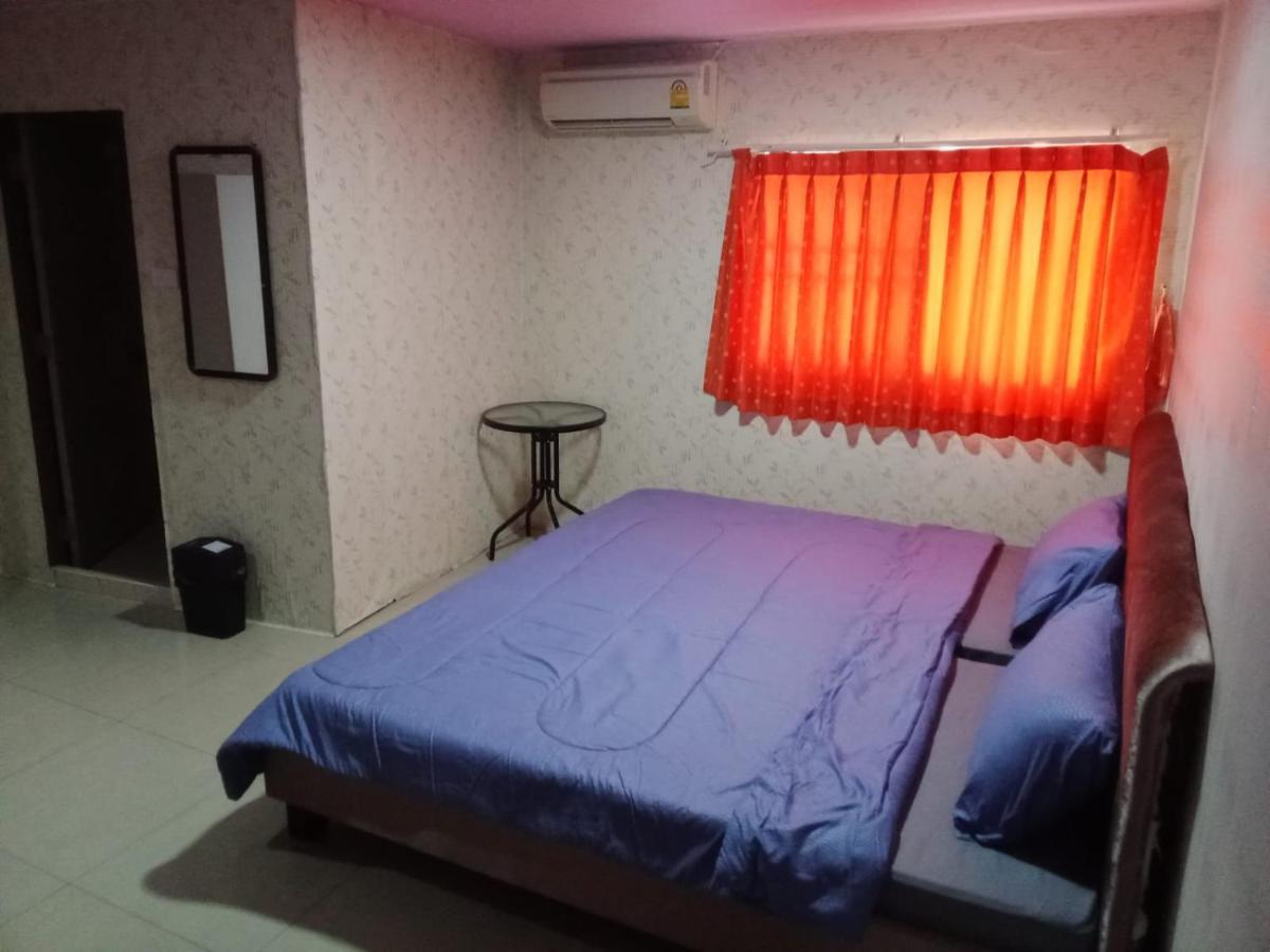 Uno Inn Bangkok Bagian luar foto