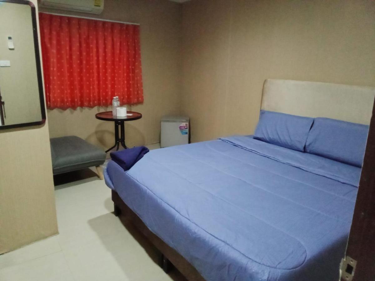 Uno Inn Bangkok Bagian luar foto