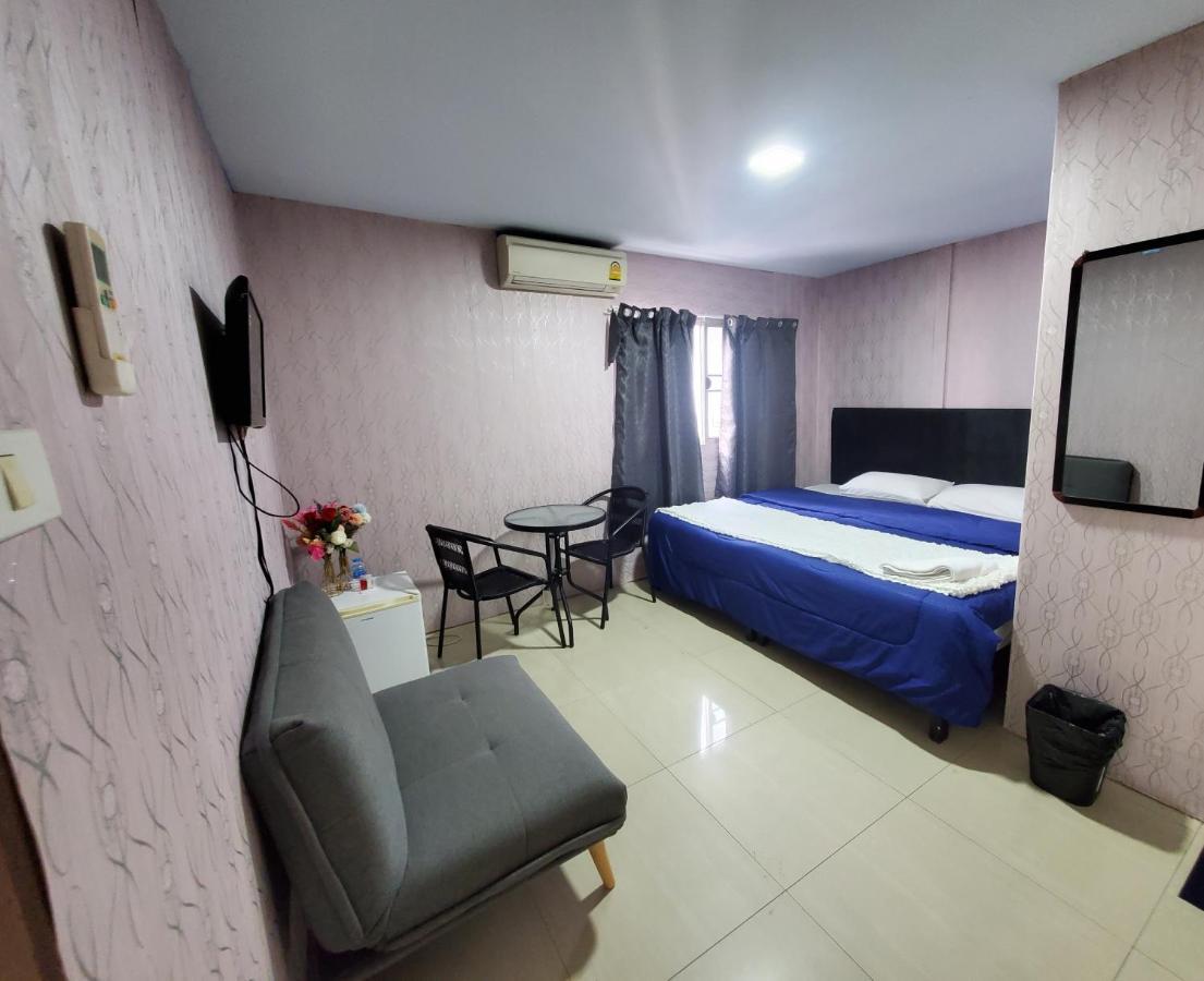 Uno Inn Bangkok Bagian luar foto