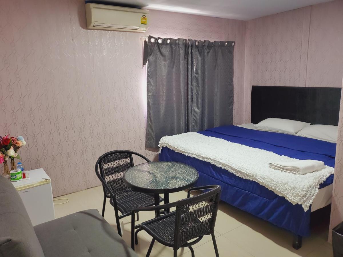 Uno Inn Bangkok Bagian luar foto