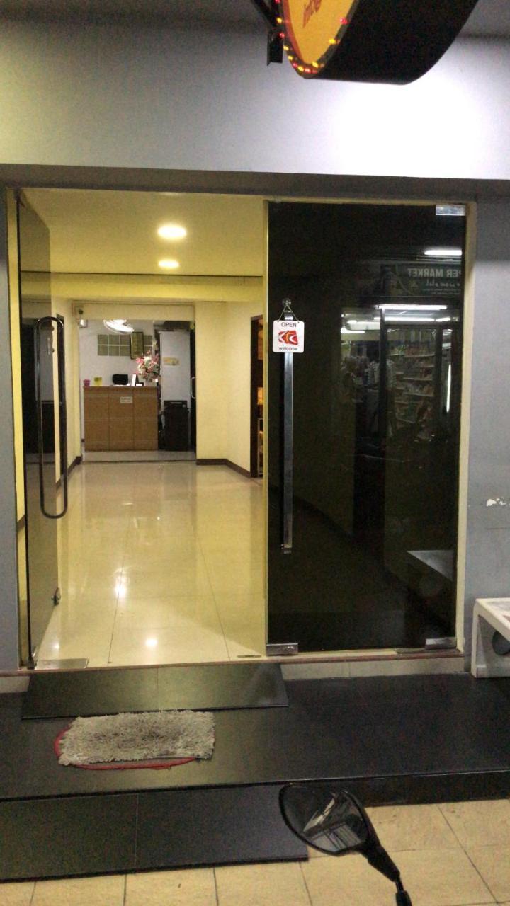Uno Inn Bangkok Bagian luar foto
